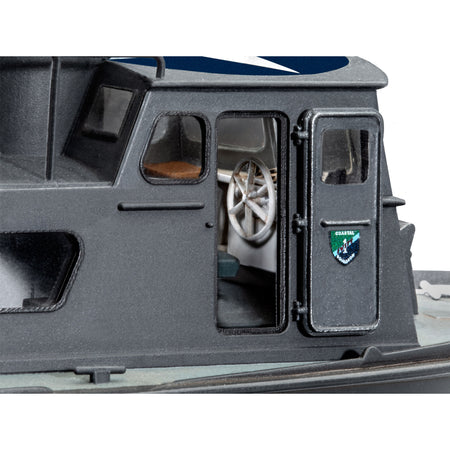 RMX850321 boat model detail with open door and steering wheel.