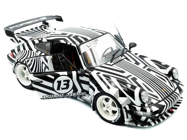 Porsche 911 GT2 RS with zebra stripes, S1807513-2__17351