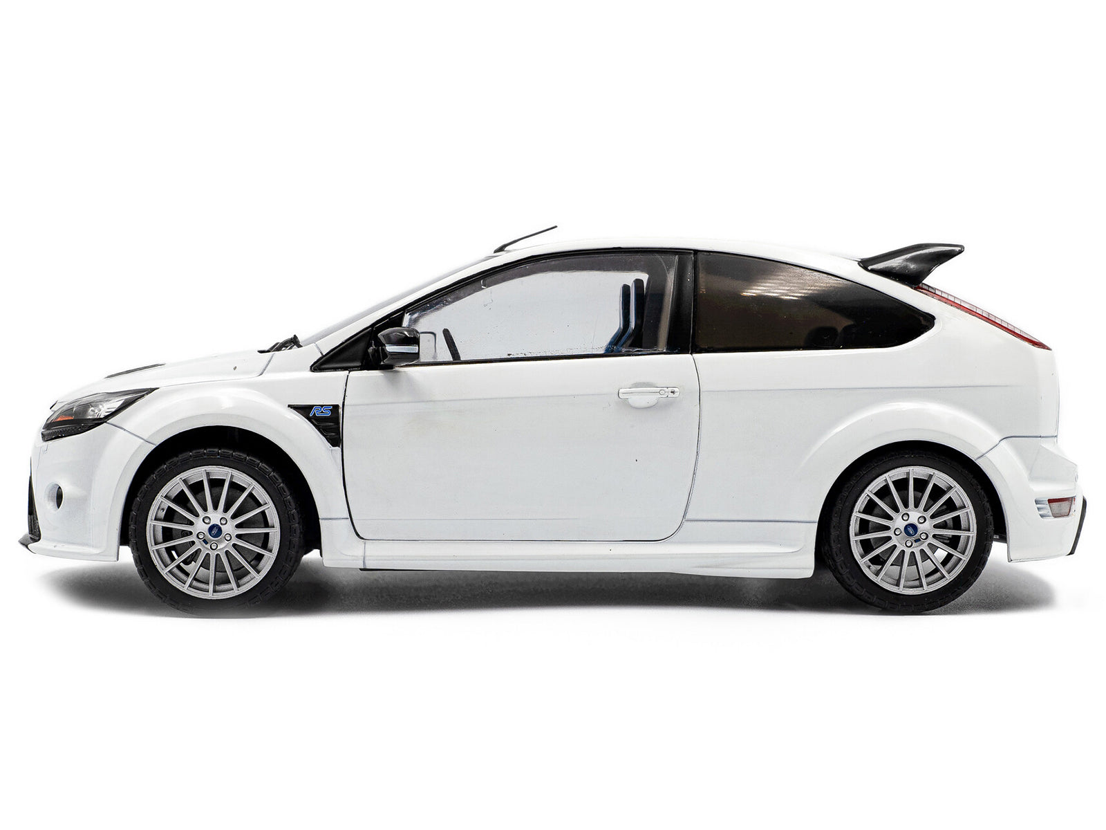 White Ford Focus RS side view