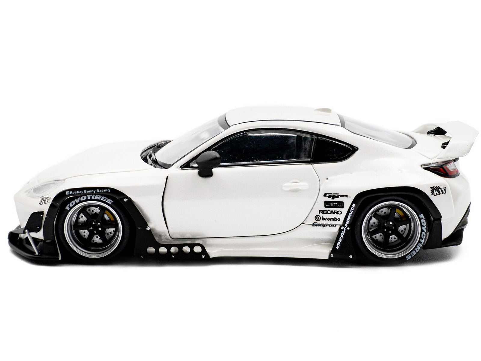 White toy car S4315102-2__21980