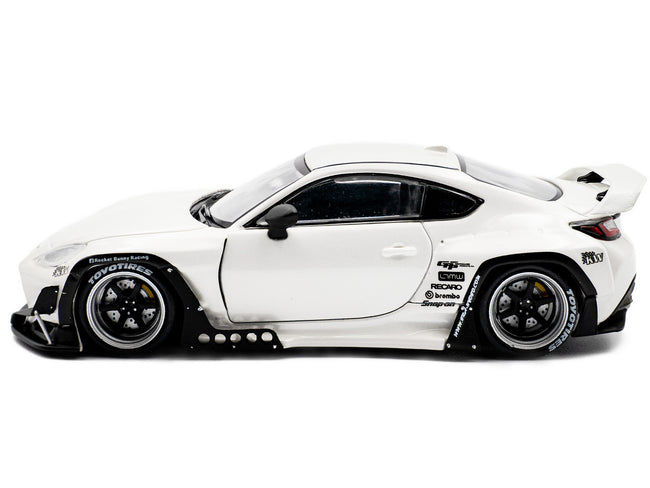 White toy car S4315102-2__21980