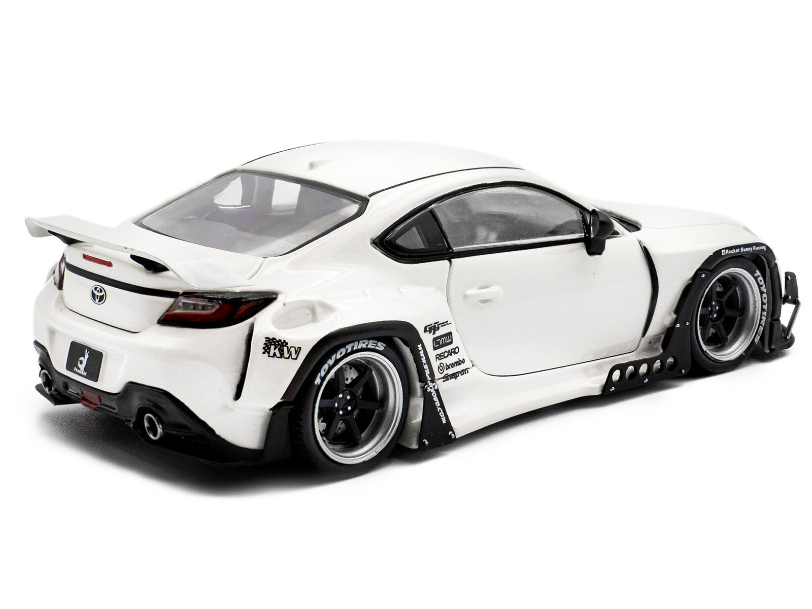 White toy car S4315102-7__71073