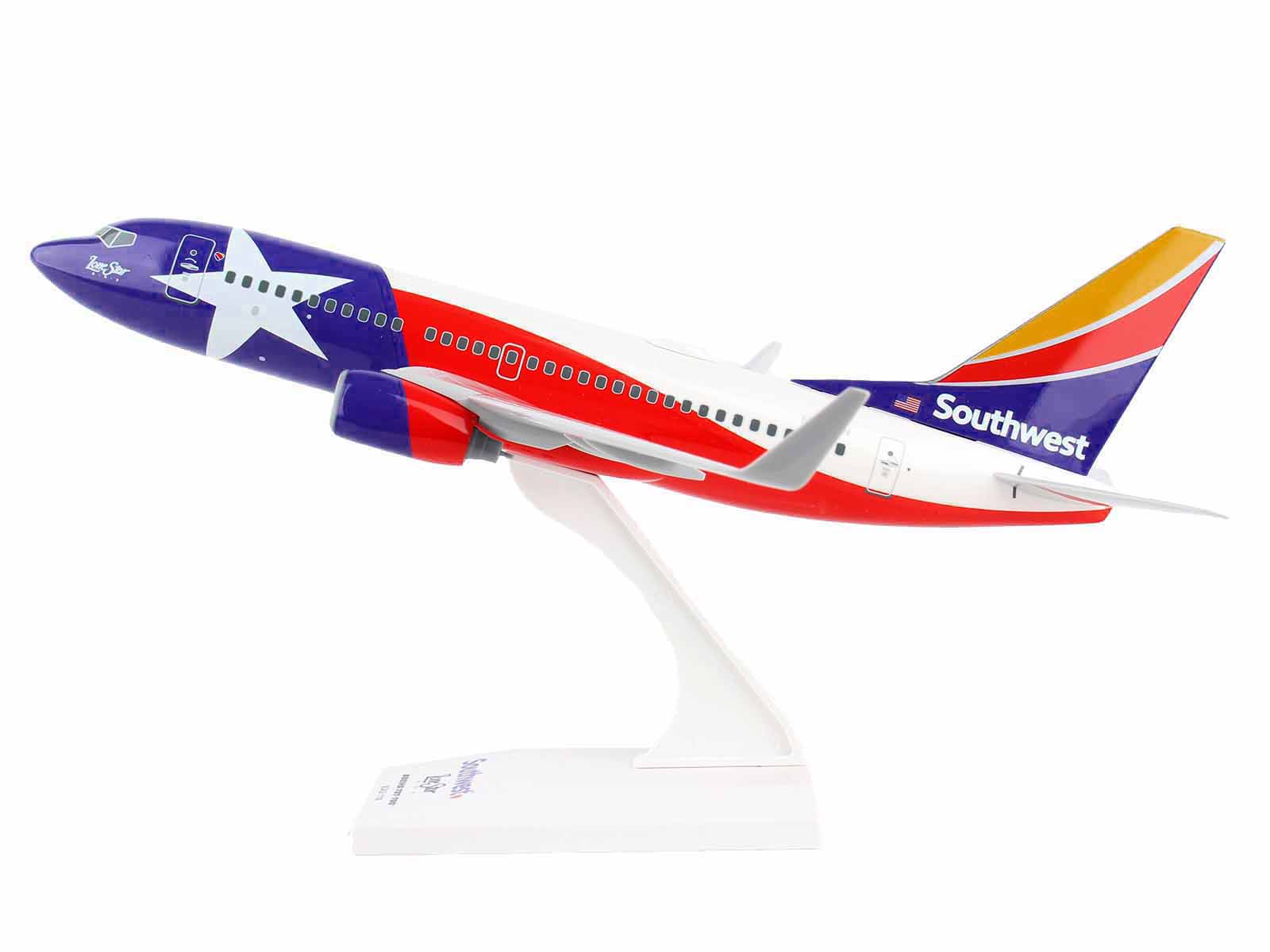 Boeing 737-700 Commercial Aircraft "Southwest Airlines - Lone Star One" (N931WN) Texas Flag Livery (Snap-Fit) 1/130 Plastic Model by Skymarks