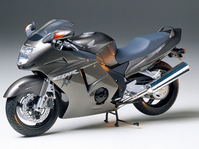 Model Kit Honda CBR 1100XX Motorcycle 1/12 Scale Model by Tamiya