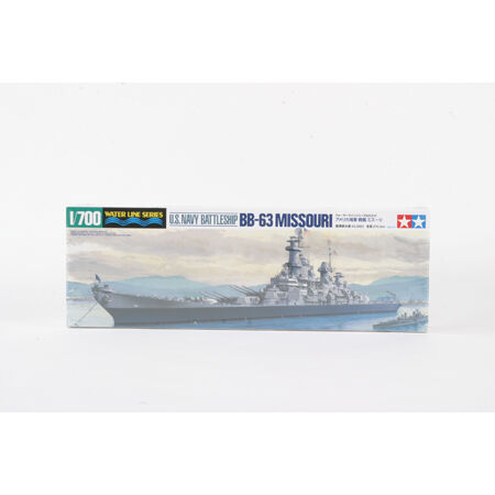 TAM31613 BB-63 Missouri model box art
