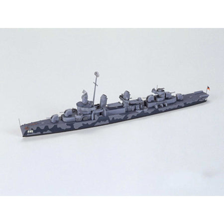 Model of a warship (TAM31902_A0_0BJO6WFQ)
