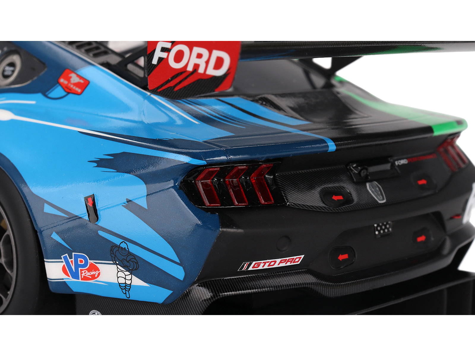 TS0602-4 Ford GT race car rear detail