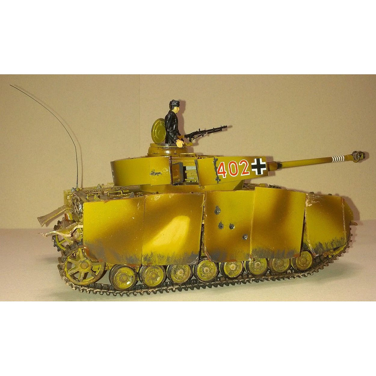 Academy 1/35 German Panzer IV H w/Armor-Academy-ModelCars.com