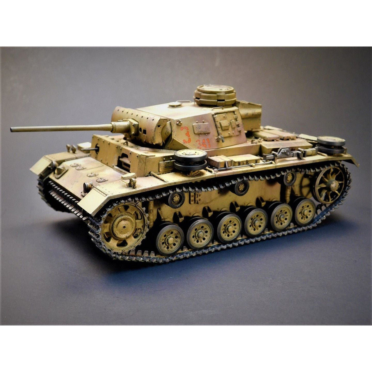 Academy 1/35 Panzer III Ausf. J "North Afrika"-Academy-ModelCars.com