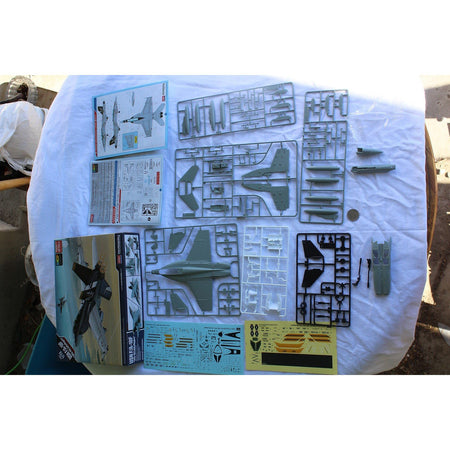 Academy 1/72 12535 Usn F/A - 18F "Vfa - 103 Jolly Rogers" Mcp - Academy - ModelCars.com