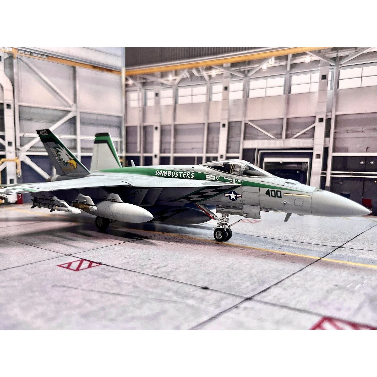 Academy 1/72 12565 1/72 F/A - 18E Vfa - 195 "Chippy Ho" Usn - Academy - ModelCars.com