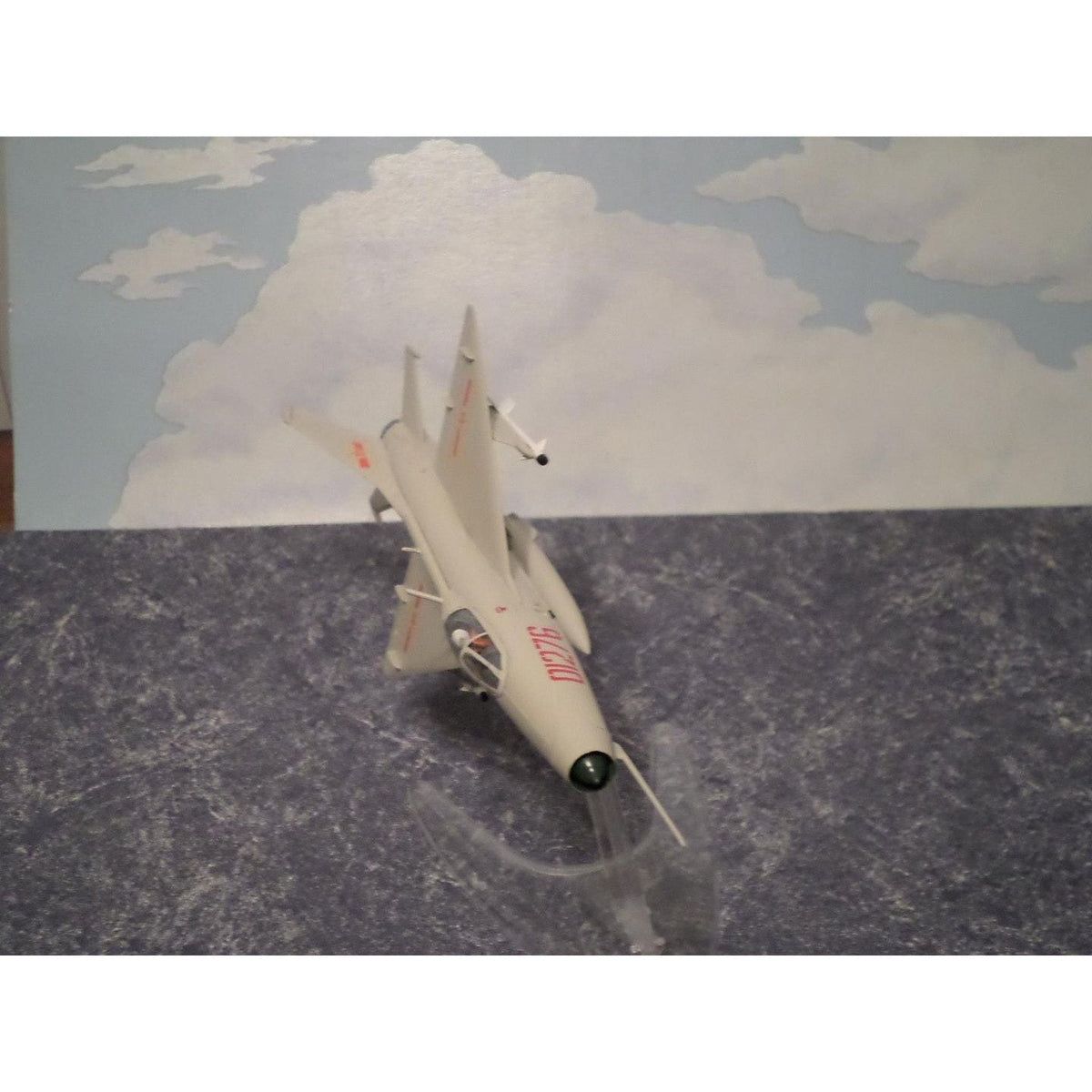 Academy 1/72 M-21 Fishbed USSR-Academy-ModelCars.com