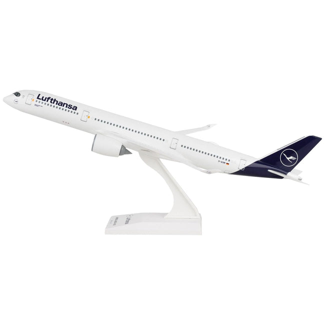 Airbus A350 - 900 Commercial Aircraft "Lufthansa" (D - AIXM) White with Dark Blue Tail (Snap - Fit) 1/200 Plastic Model by Skymarks - Skymarks - ModelCars.com