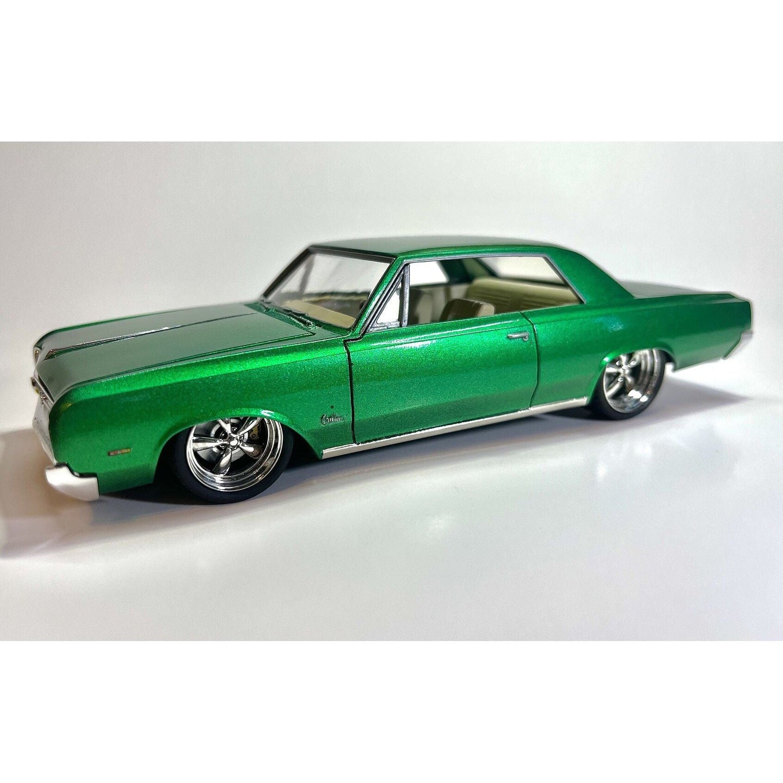 AMT 1/25 1964 Oldsmobile Cutlass 442 Hardtop - AMT - ModelCars.com