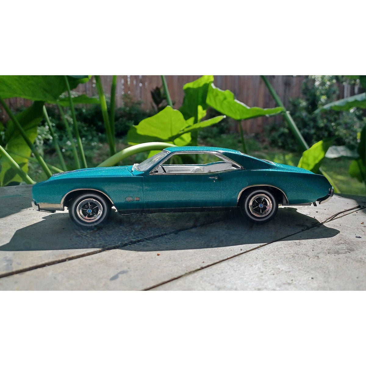AMT 1439 1966 Buick Riviera GS Skill 2-AMT-ModelCars.com