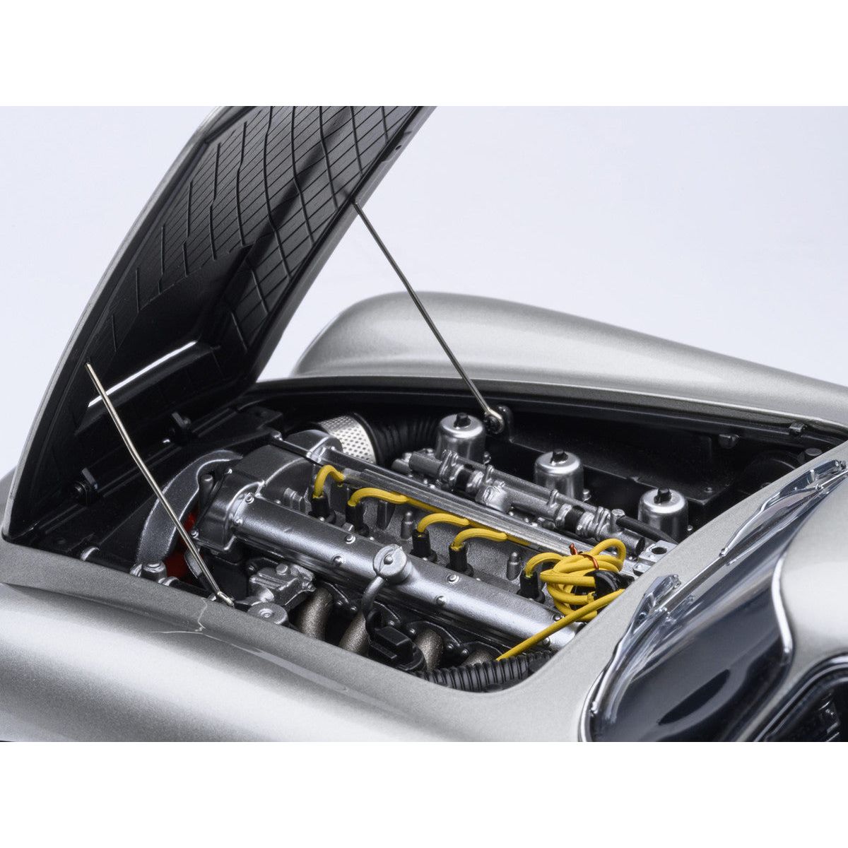 Aston Martin DB5 RHD (Right Hand Drive) Birch Silver 1/18 Model Car by Autoart - Autoart - ModelCars.com