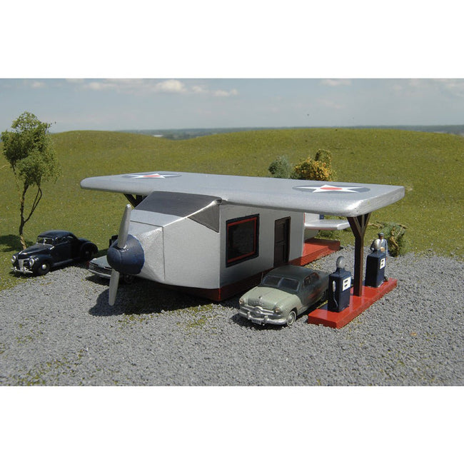 Bachmann Airplane Gas Station - Roadside U.S.A® Building (HO Scale) - Bachmann - ModelCars.com