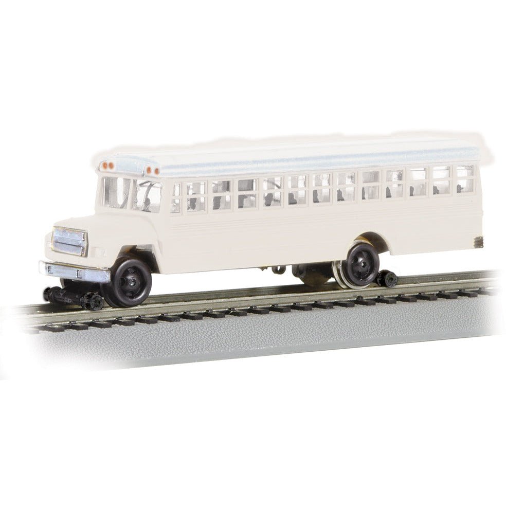 Bachmann Bus w/High Railers - White (HO Scale) - Bachmann - ModelCars.com