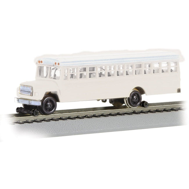 Bachmann Bus w/High Railers - White (HO Scale) - Bachmann - ModelCars.com