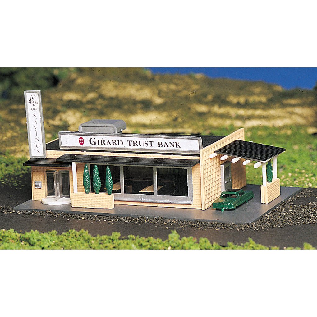 Bachmann Drive - In Bank - Bachmann - ModelCars.com