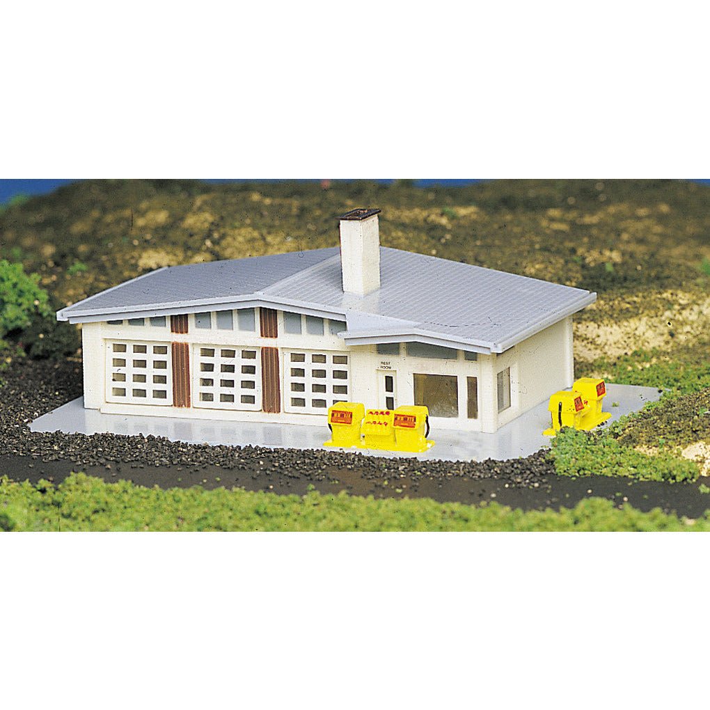 Bachmann Gas Station - Bachmann - ModelCars.com