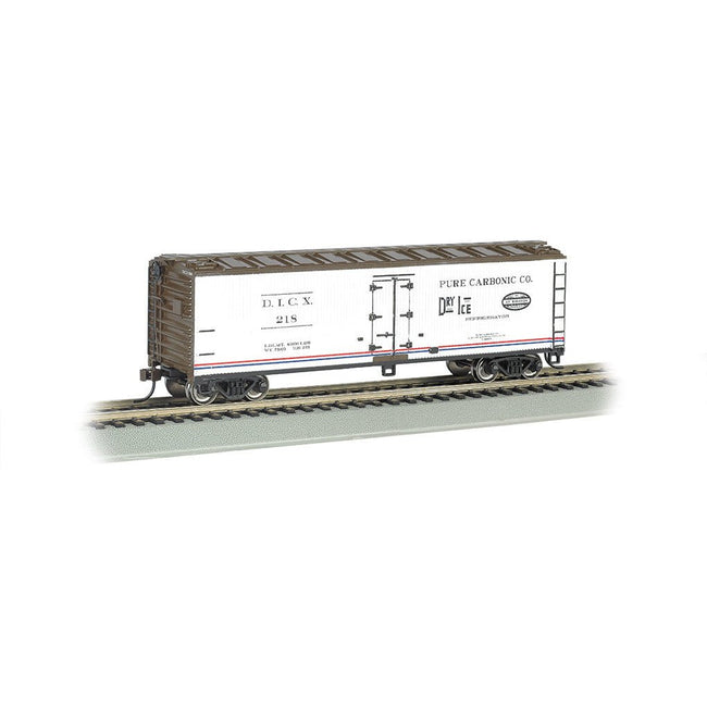 Bachmann Pure Carbonic Company - 40' Wood - side Refrigerated Box Car (HO) - Bachmann - ModelCars.com