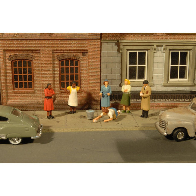 Bachmann Sidewalk People - HO Scale - Bachmann - ModelCars.com