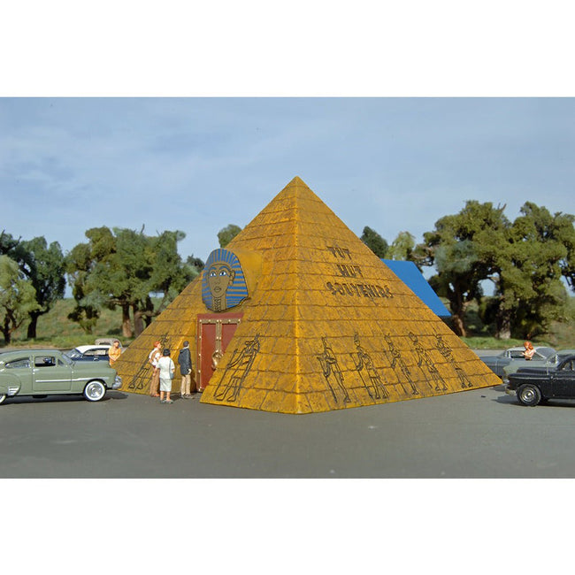 Bachmann Tut Hut Souvenirs - Roadside U.S.A® Building (HO Scale) - Bachmann - ModelCars.com