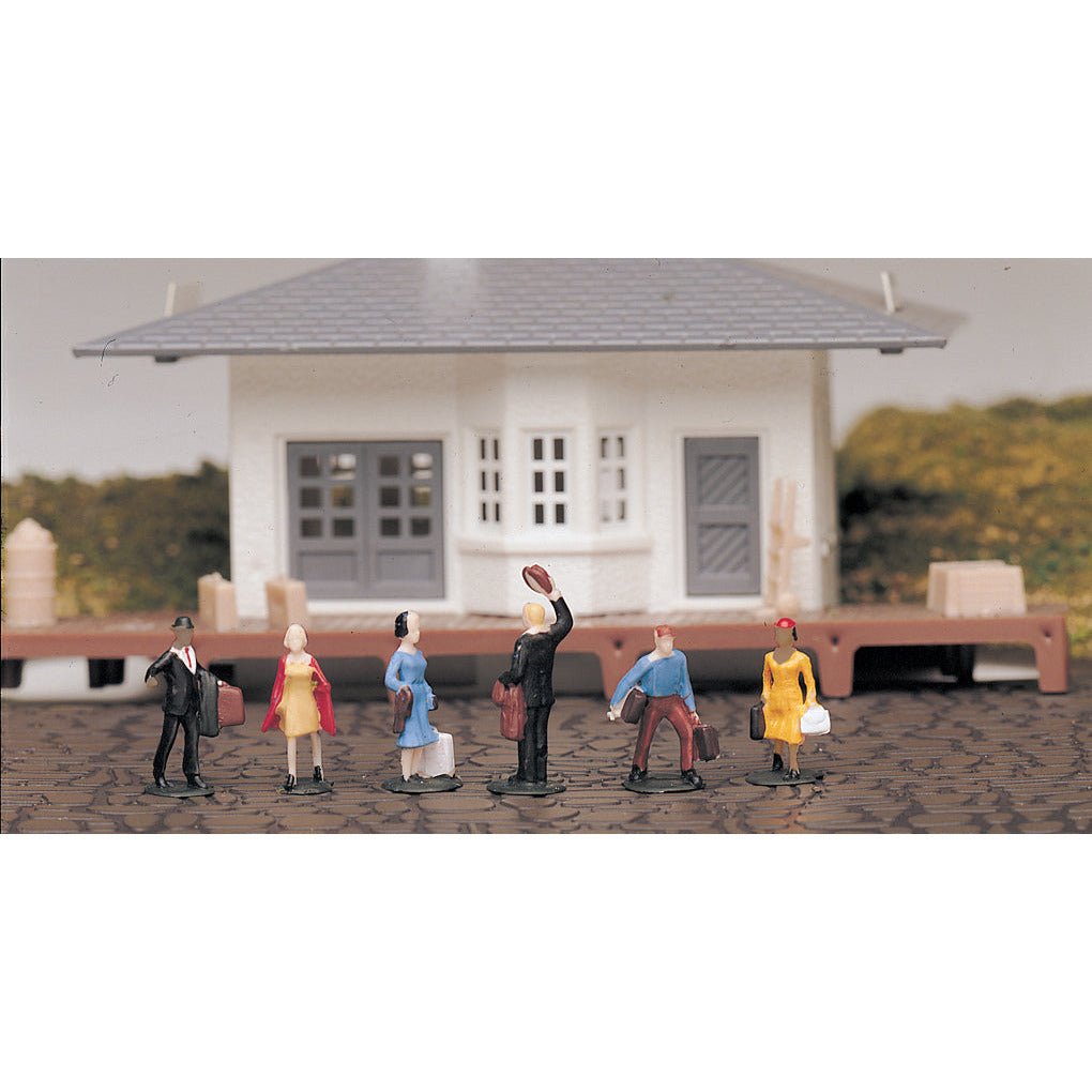 Bachmann Waiting Passengers (HO Scale) - Bachmann - ModelCars.com