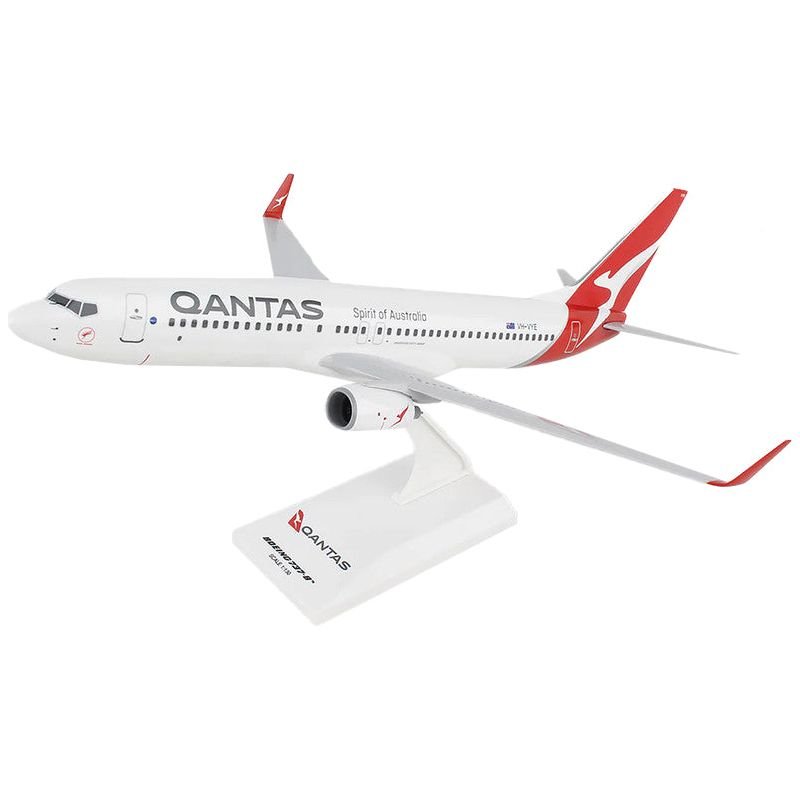 Boeing 737 - 800 Commercial Aircraft "Qantas Airways" (VH - VYE) White with Red Tail (Snap - Fit) 1/130 Plastic Model by Skymarks - Skymarks - ModelCars.com