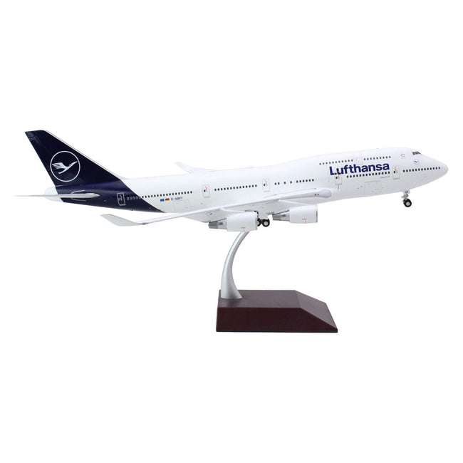 Boeing 747-400 Commercial Aircraft "Lufthansa" (D-ABVY) White with Dark Blue Tail "Gemini 200" Series 1/200 Diecast Model Airplane by GeminiJets-GeminiJets-ModelCars.com