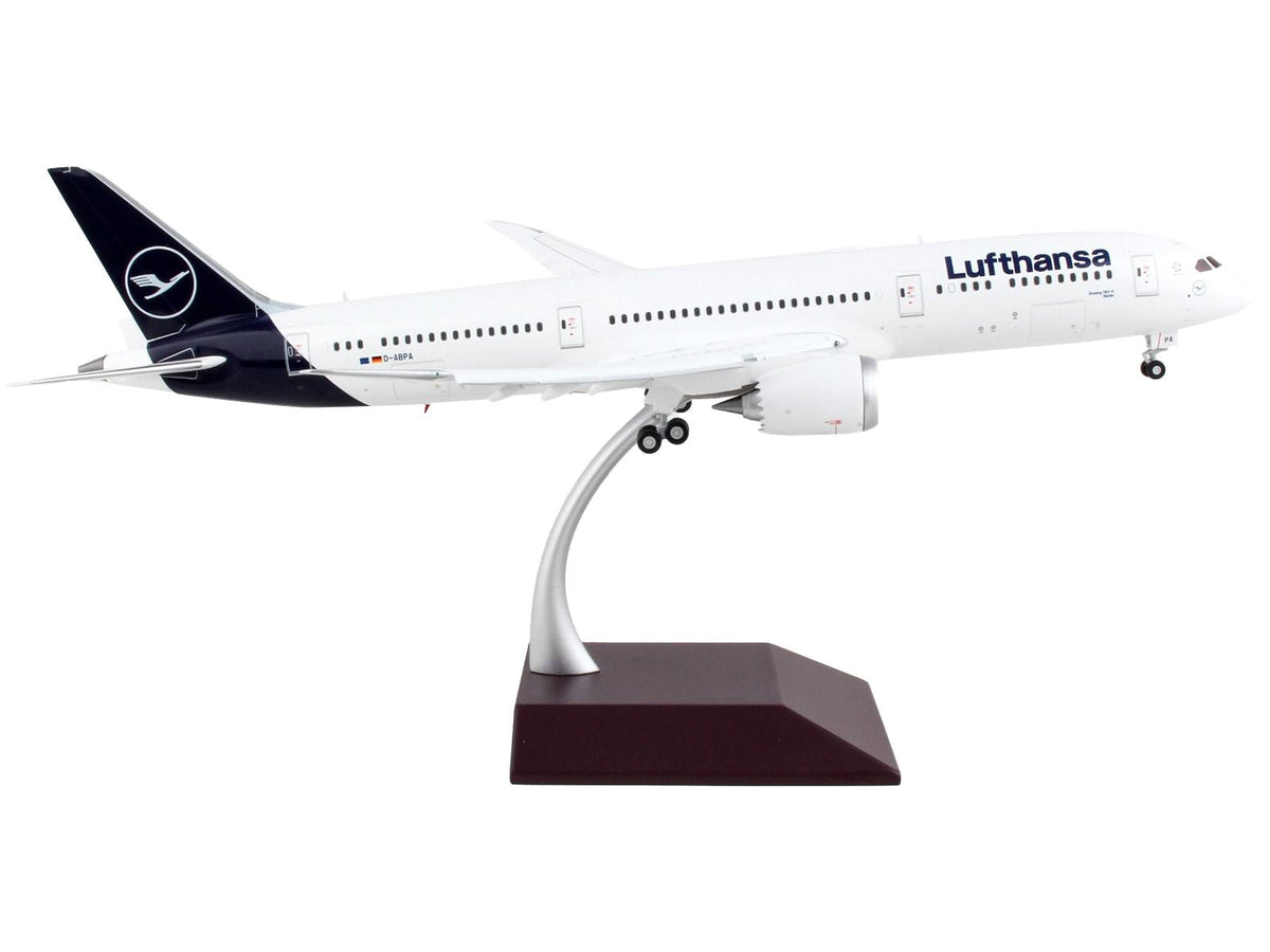 Boeing 787-9 Commercial Aircraft with Flaps Down "Lufthansa" White with Blue Tail "Gemini 200" Series 1/200 Diecast Model Airplane by GeminiJets-GeminiJets-ModelCars.com