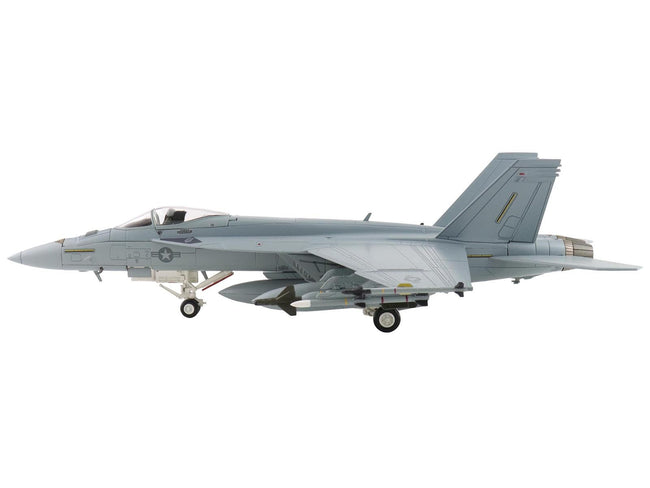 Boeing F/A-18E Super Hornet Fighter Aircraft "Dagger Team (with decals)" United States Navy "Air Power Series" 1/72 Diecast Model by Hobby Master-Hobby Master-ModelCars.com
