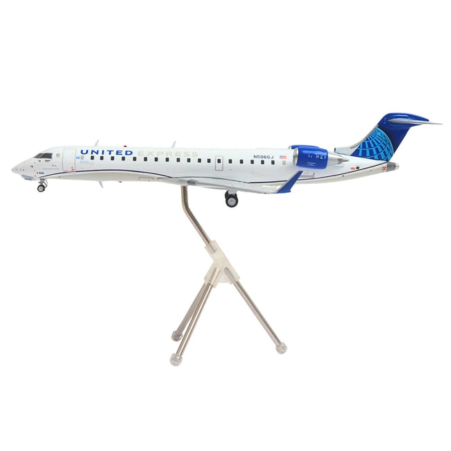 Bombardier CRJ550 Commercial Aircraft "United Express" (N506GJ) White with Blue Tail "Gemini 200" Series 1/200 Diecast Model Airplane by GeminiJets-GeminiJets-ModelCars.com