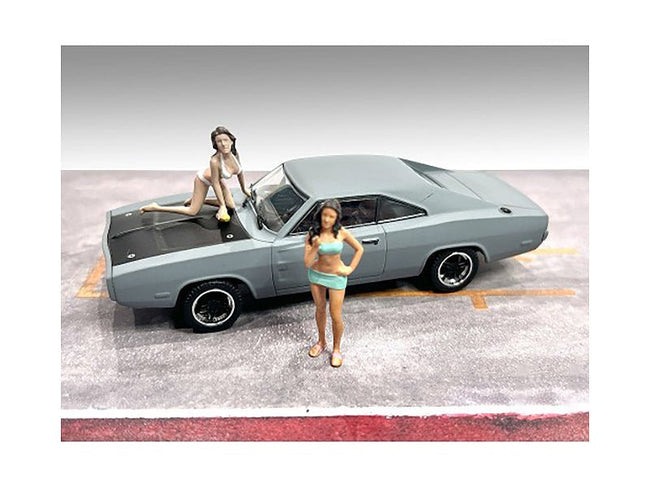 "Car Wash Girls" Set 1 Dorothy and Barbara 2 Piece Figure for 1/43 Scale Models by American Diorama-American Diorama-ModelCars.com