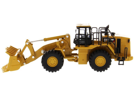CAT Caterpillar 988H Wheel Loader "Play & Collect!" 1/64 Diecast Model by Diecast Masters-Diecast Masters-ModelCars.com