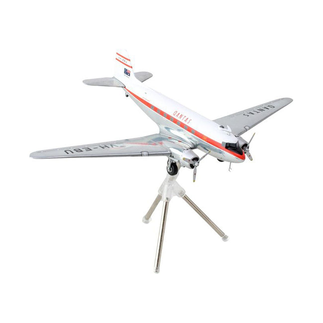 Douglas DC-3 Commercial Aircraft "Qantas Airways" (VH-EBU) White with Red Stripes "Gemini 200" Series 1/200 Diecast Model Airplane by GeminiJets-GeminiJets-ModelCars.com