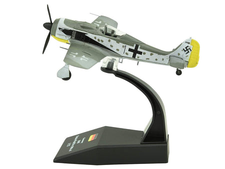 Focke-Wulf Fw 190A-8 Fighter Aircraft "98-Victory Ace Staffelkapitaen Horst Hannig I./JG 2 Triqueville France" (1943) German Luftwaffe 1/72 Diecast Model Airplane-Other-ModelCars.com
