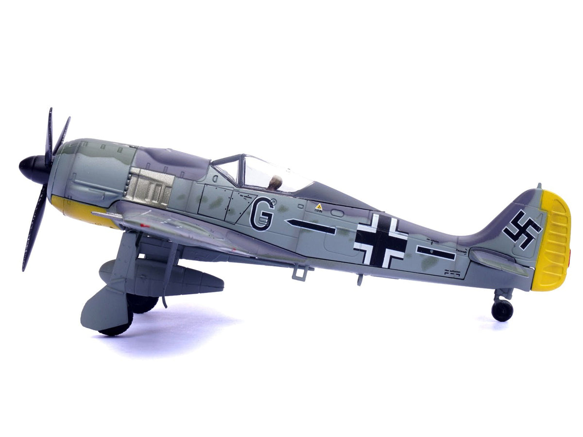 Focke-Wulf Fw 190A Aircraft "14-Victory Ace Hauptmann Wilhelm Gath Stab/JG 26 Schlageter France" (1942) German Luftwaffe 1/72 Diecast Model Airplane by Legion-Legion-ModelCars.com
