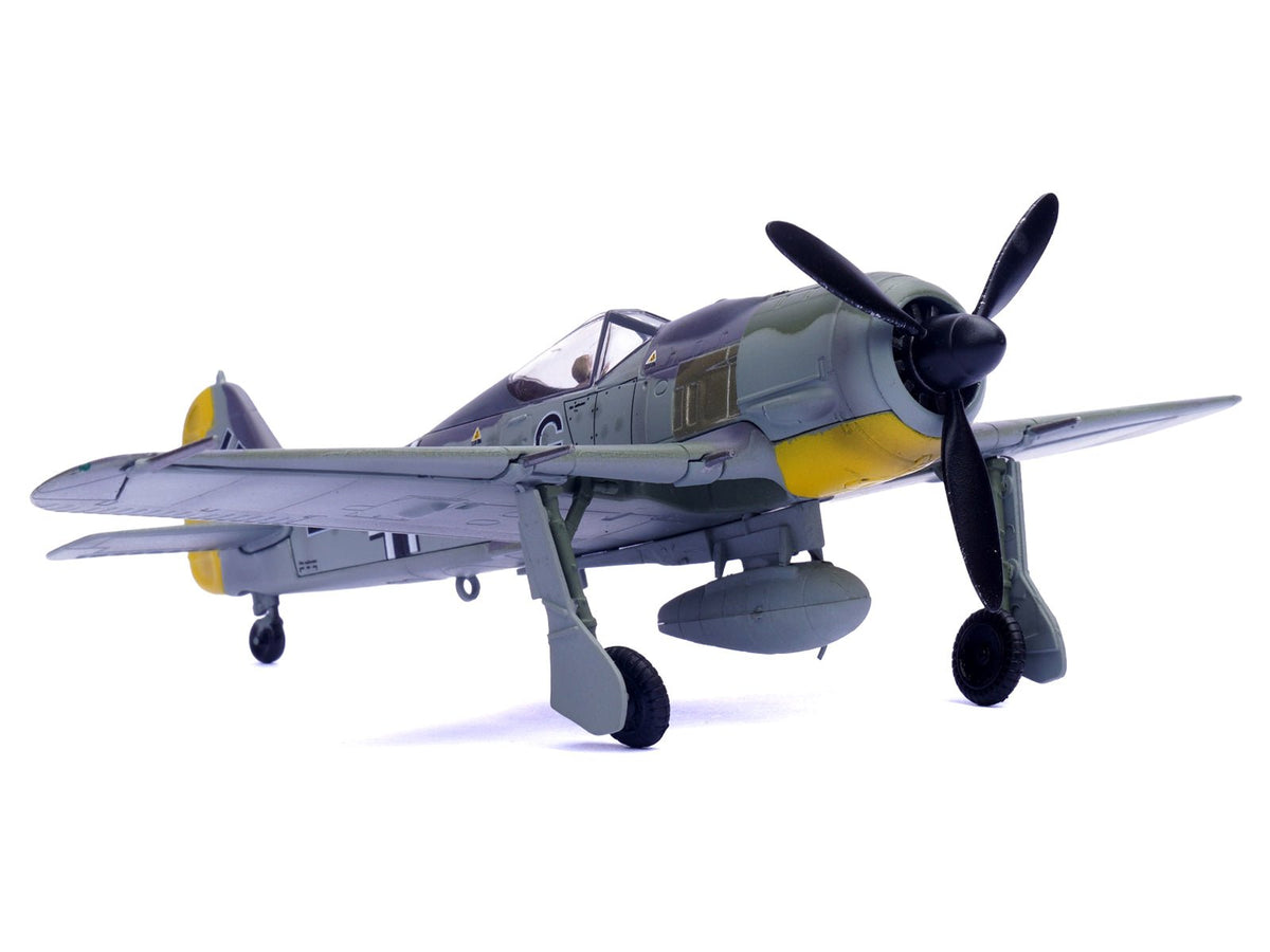 Focke-Wulf Fw 190A Aircraft "14-Victory Ace Hauptmann Wilhelm Gath Stab/JG 26 Schlageter France" (1942) German Luftwaffe 1/72 Diecast Model Airplane by Legion-Legion-ModelCars.com