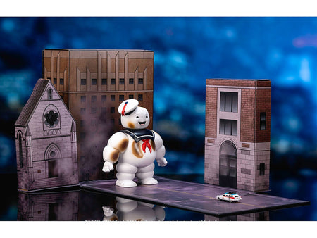"Ghostbusters" 6" Stay Puft Marshmallow Man Figure with Nano Ecto-1 Car Diorama Set "Ghostbusters" (1984) Movie "Next Level" Series Model by Jada-Jada-ModelCars.com