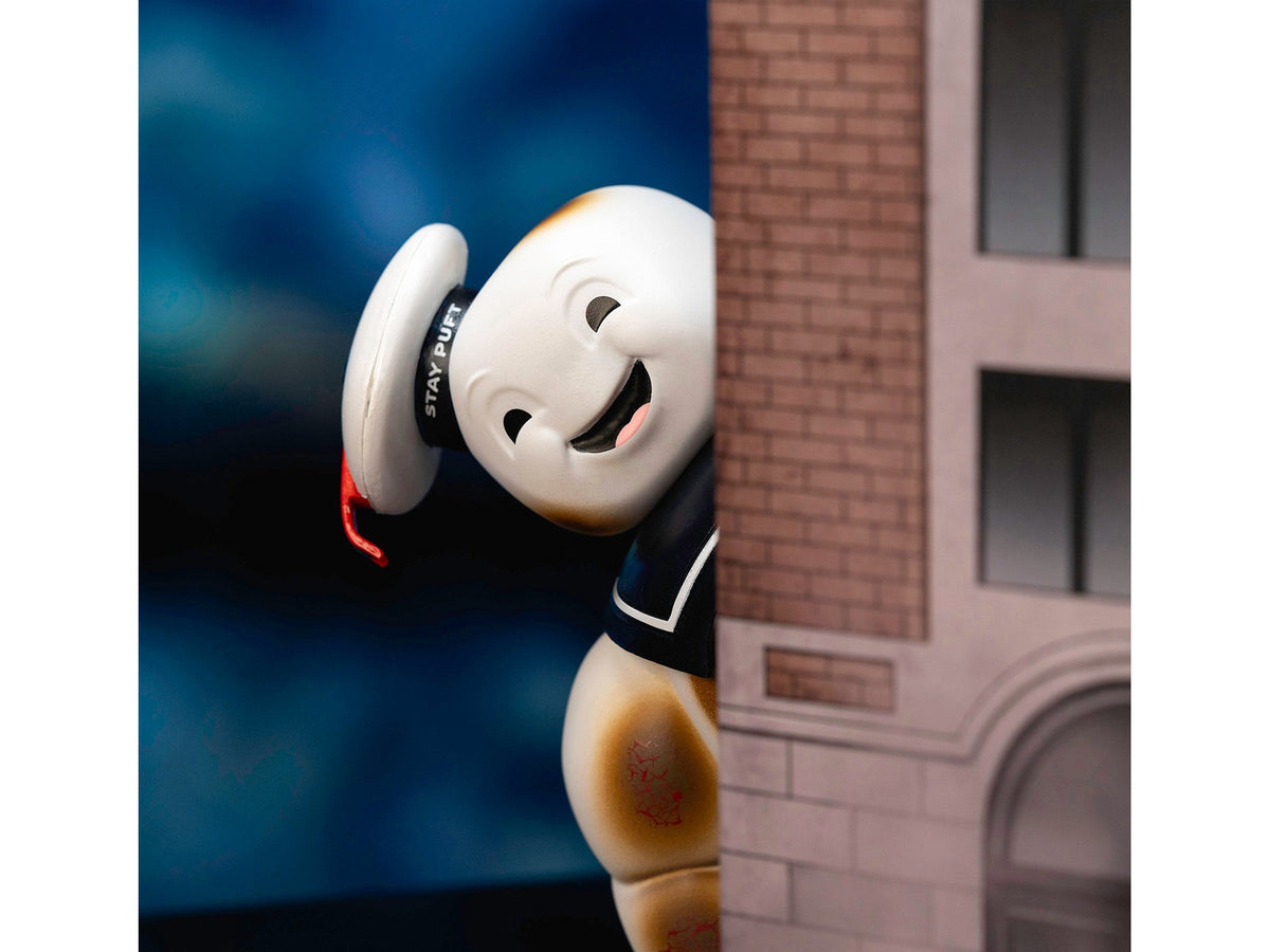 "Ghostbusters" 6" Stay Puft Marshmallow Man Figure with Nano Ecto-1 Car Diorama Set "Ghostbusters" (1984) Movie "Next Level" Series Model by Jada-Jada-ModelCars.com