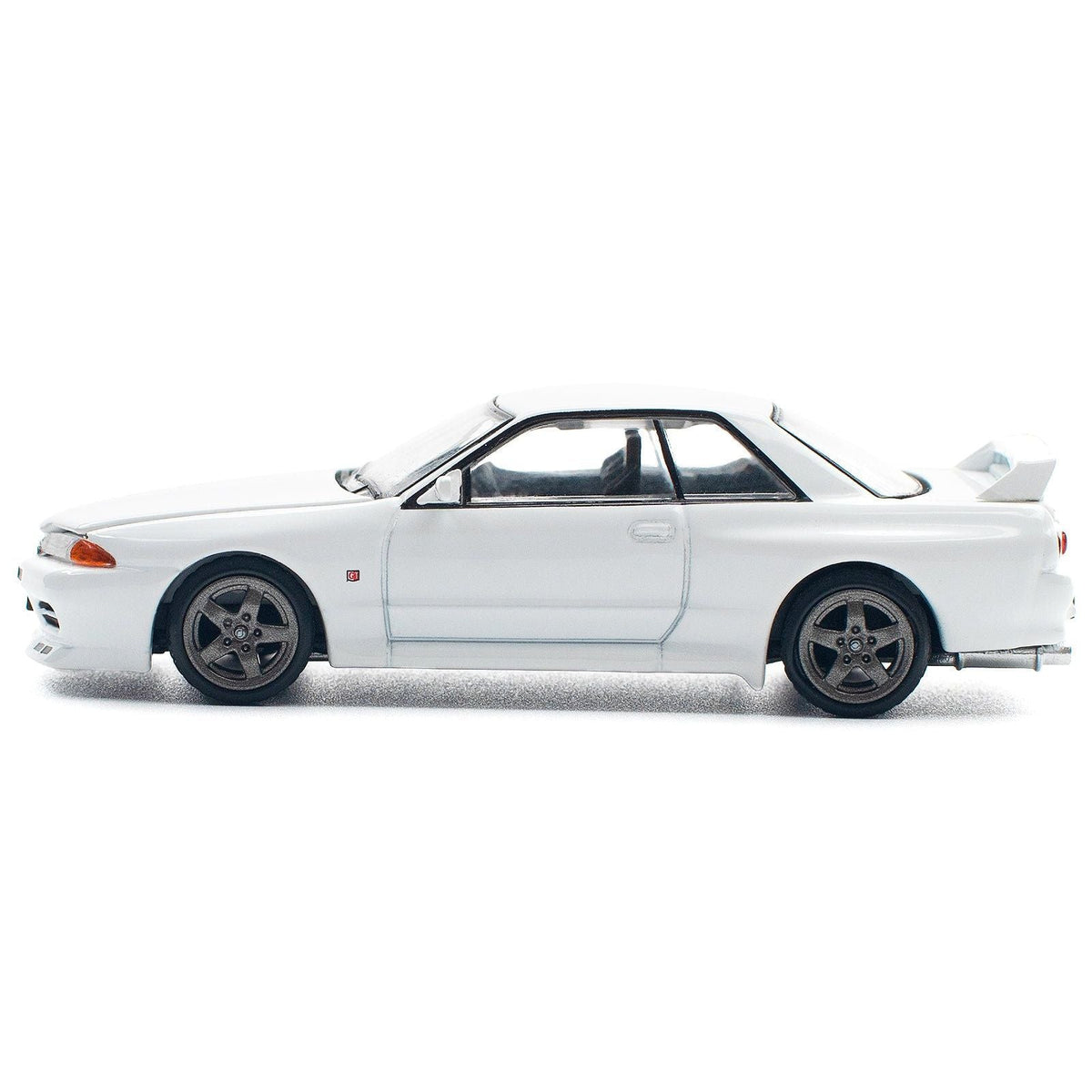 GTR R32 RHD (Right Hand Drive) Crystal White 1/64 Diecast Model Car by Pop Race-Pop Race-ModelCars.com