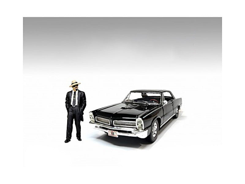 "Hanging Out 3" Figure 5 for 1/24 Scale Models by American Diorama-American Diorama-ModelCars.com