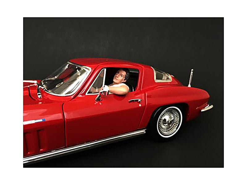 Hitchhiker 2 piece Figurine Set (Green Shirt) for 1/24 Scale Models by American Diorama-American Diorama-ModelCars.com