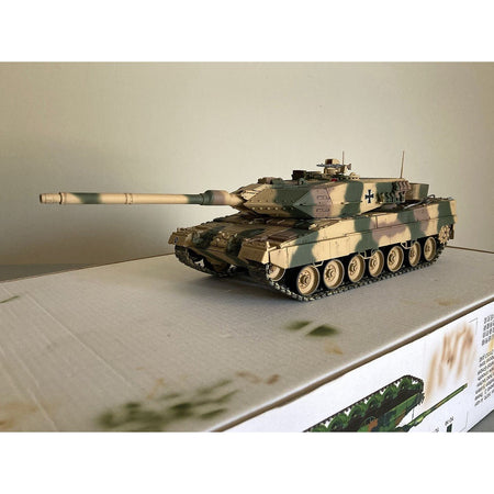 Hobby Boss 1/35 German Leopard 2 A4 tank 82401 - Heartland - ModelCars.com