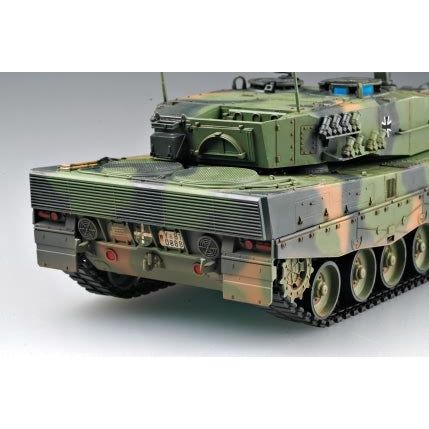 Hobby Boss 1/35 German Leopard 2 A4 tank 82401-Hobby Boss-ModelCars.com