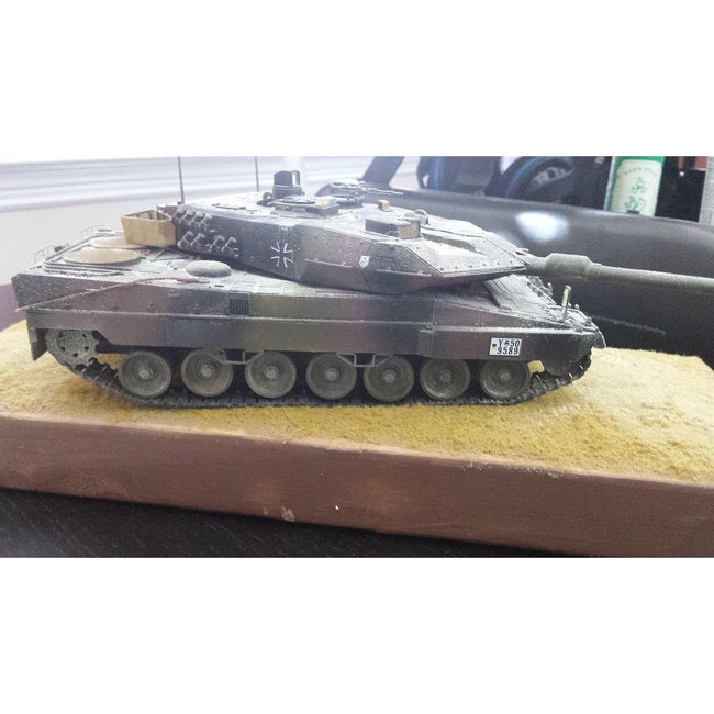 Hobby Boss 1/35 German Leopard 2 A4 tank 82401-Hobby Boss-ModelCars.com