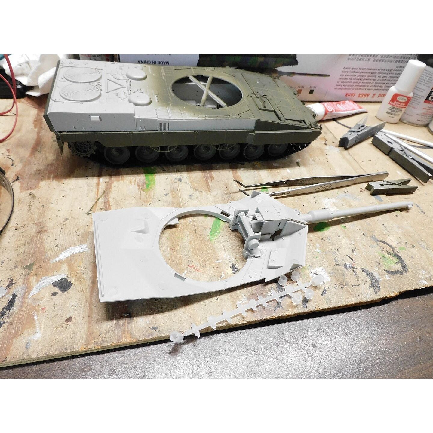 Hobby Boss 1/35 German Leopard 2 A6EX tank 82403 - Heartland - ModelCars.com