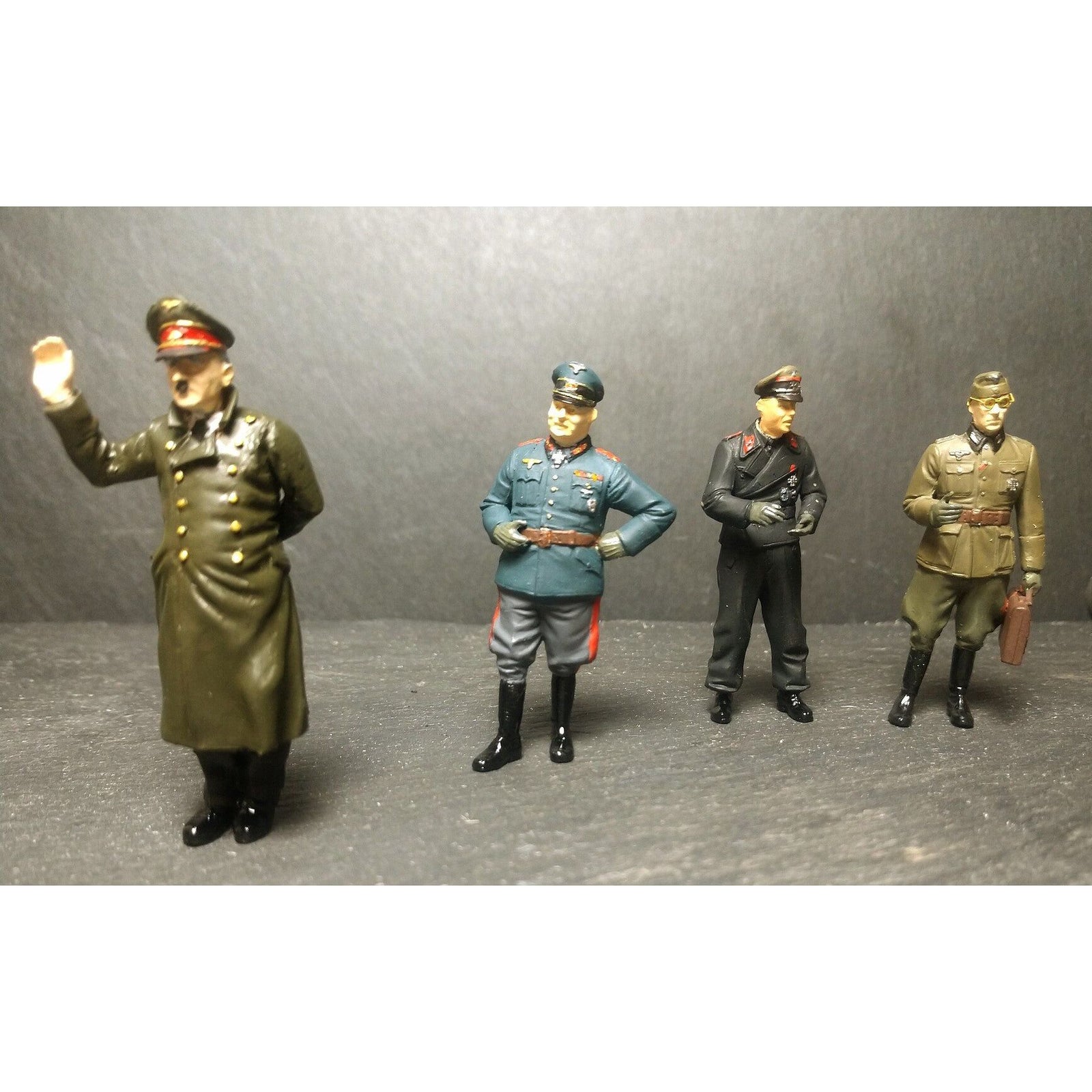 Hobby Boss 1/35 German Officer 84406 - Heartland - ModelCars.com